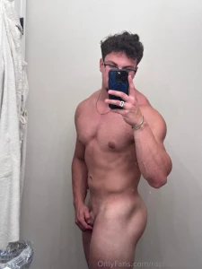 Hello new followers feel free to dm me if you want to see more