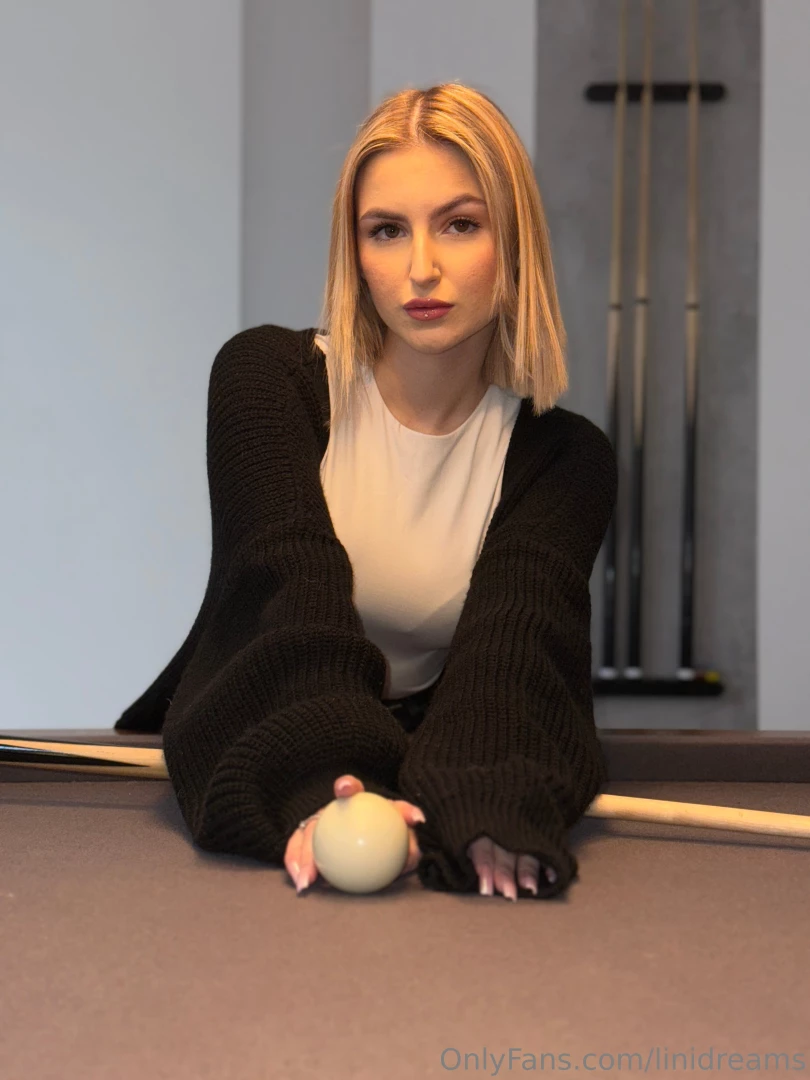 Ich habe unsere erste billard runde gewonnen und schaue dich so an an 