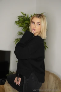 Your favorite blonde part 15