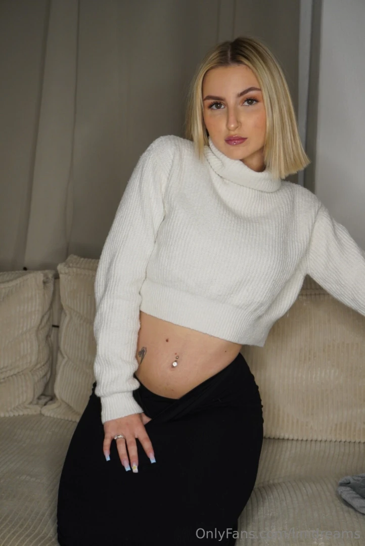 Your highclass girlfriend 