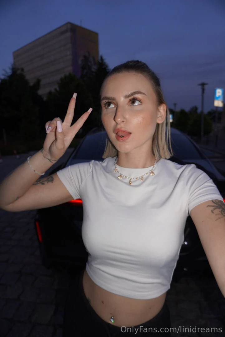 Abends allein im auto oder doch nicht ganz allein in deinen gedanken 