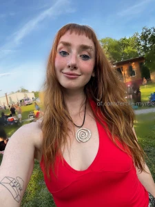 Lady in red part 606