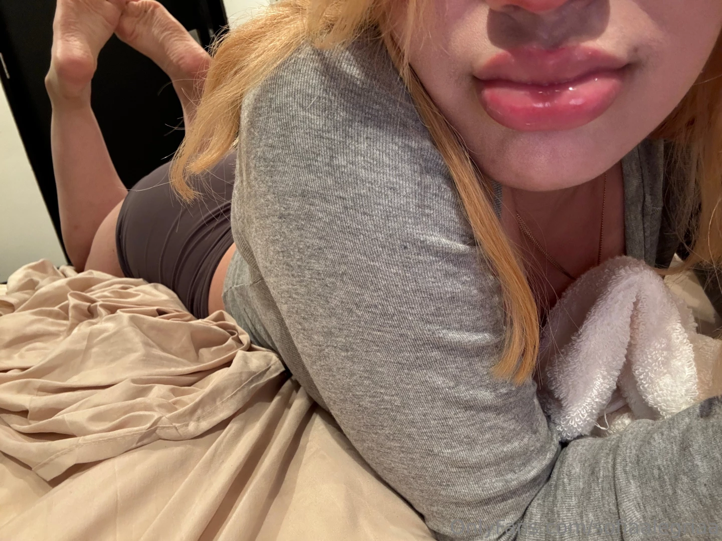 Mis labios sin pintar son demasiado rosas 