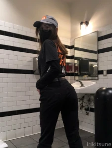 Hi lt 3 welcum to blaze pizza what can i do for you 3