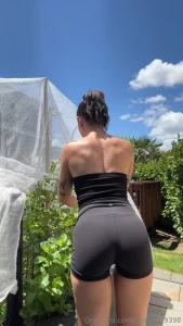 Pickin some veges for dinner