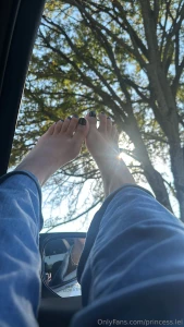 Should i go back to black toes might get a pedicure today