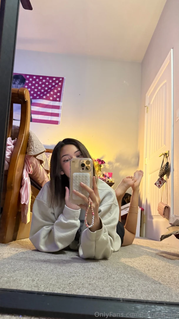 Did yall miss the mirror pics part 1 