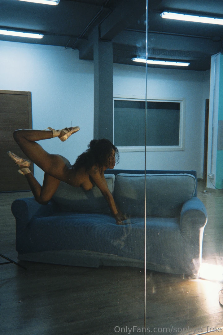 Look how elastic i am 