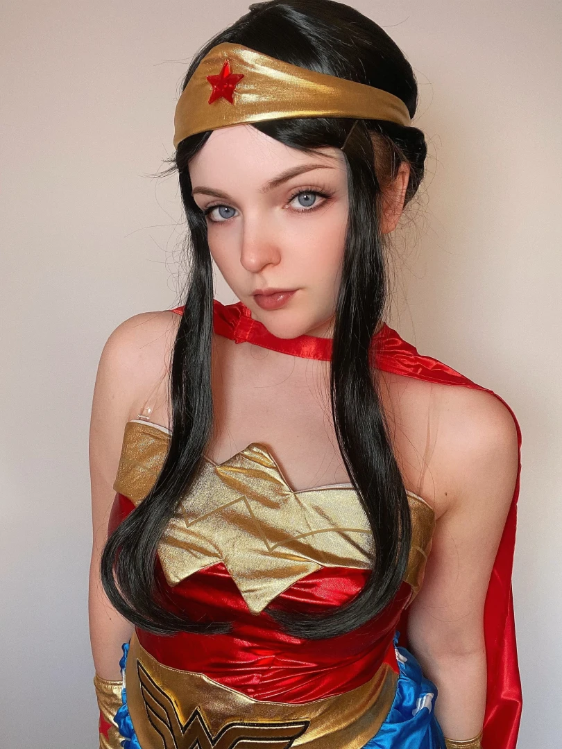 New cosplay drop which pic are you vibing with the most 