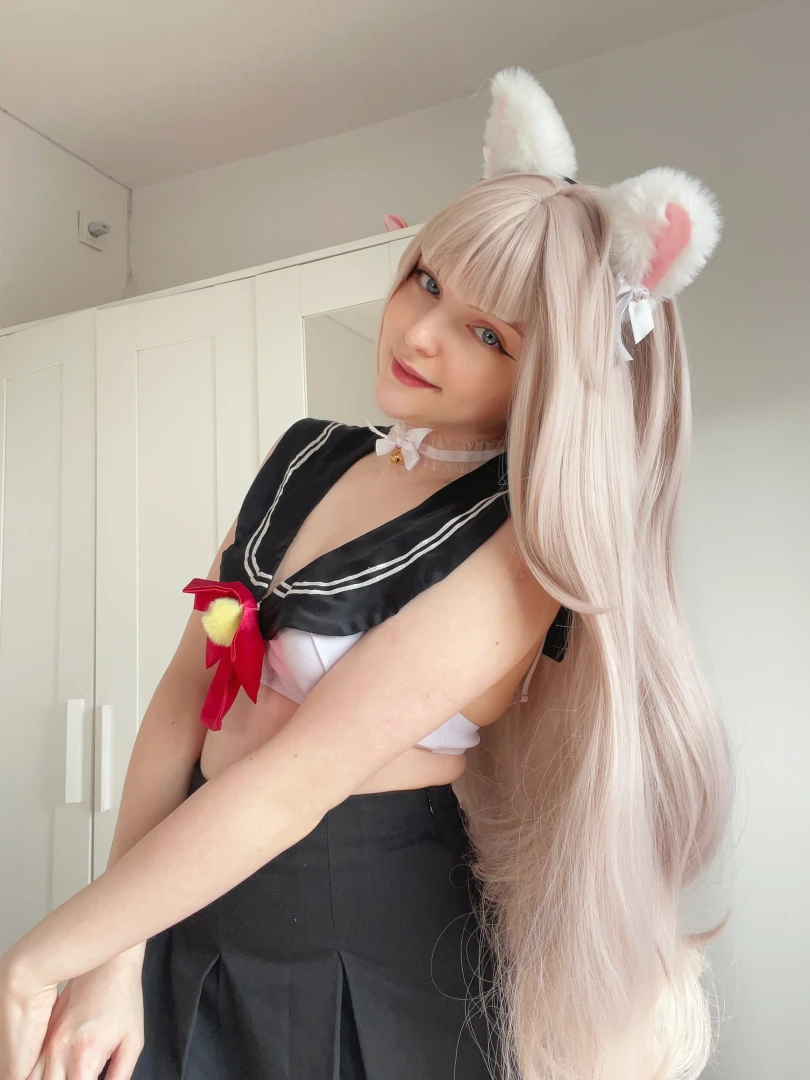 This cosplay look gives me such amazing energy i m totally in love 