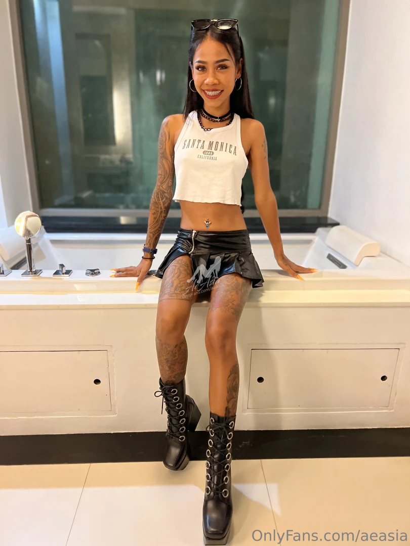 Feeling cute might ruin your daydreams later 