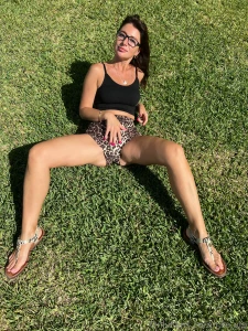 Hey i m sunbathing here am i disturbing you