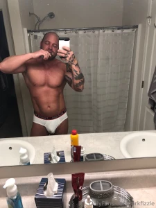 Hey hey hey the toothbrush is up here