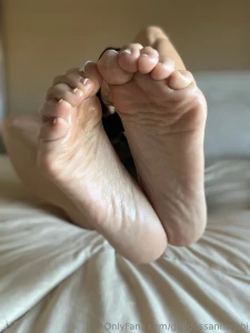 The best way to start the day is pleasing your goddess