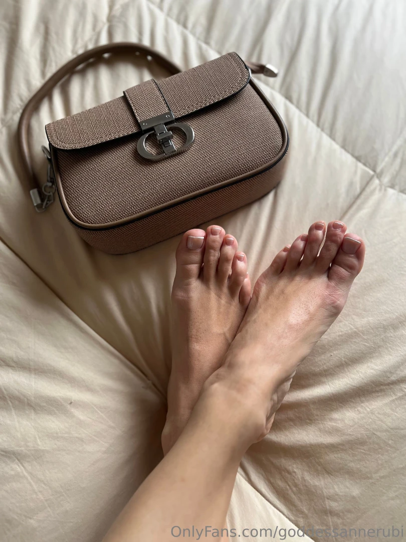 I just spoiled myself with this gorgeous mini bag now it s time for my 