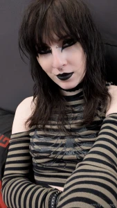 Anyone wanna cover my whole face with their cum pleaseeeee