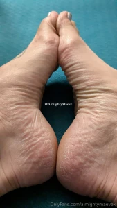 Gotta click the pic to see them and their full glory wrinkled forth