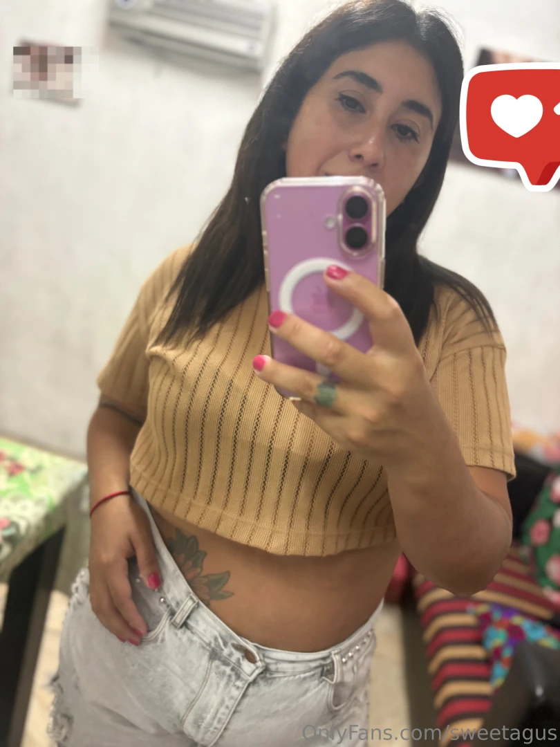 Bow down because i m the queen of your desires 