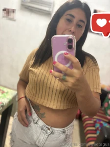 Bow down because i m the queen of your desires