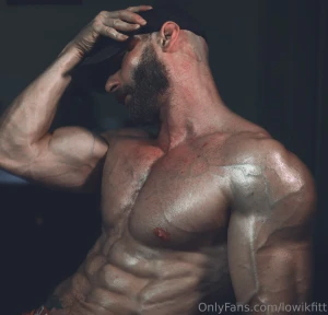 Do you follow me on instagram d lowikfitt