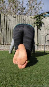 Volunteers to clean my feet soles feet feetfetish solefetish lovefeet