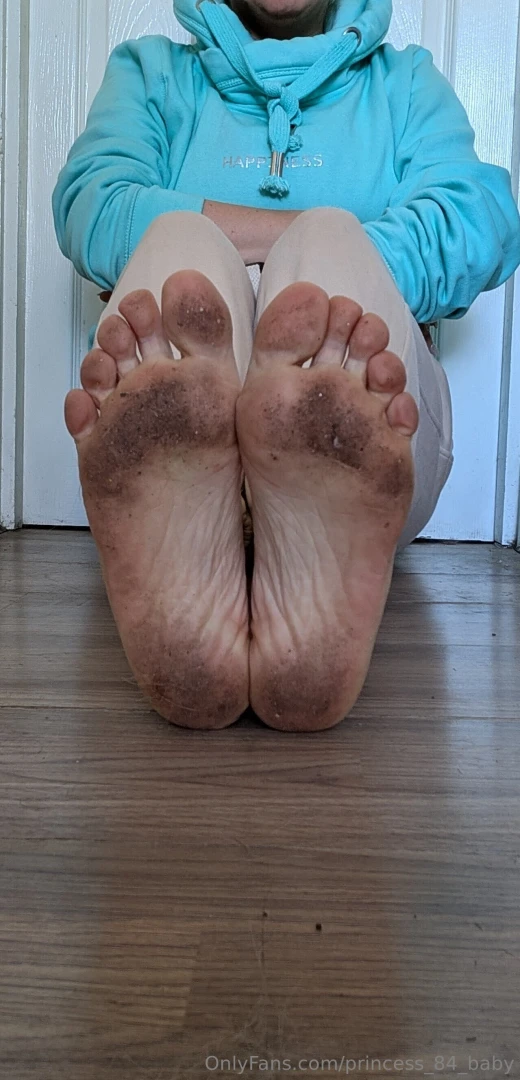 Tongue feet perfection 