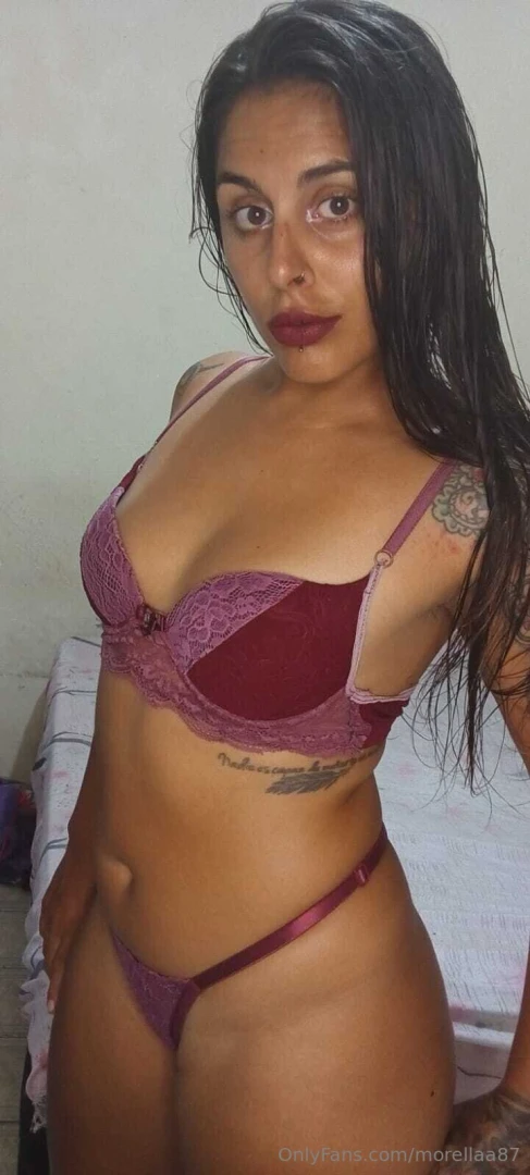 Baby i m wanting you i want to play with you give you all my juice 