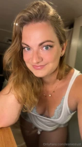 Hallo mein lieber heute abend bin ich online schreib mir dann verrate