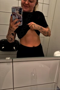 First time ever seen abs on me if you like my gym progress and wanna