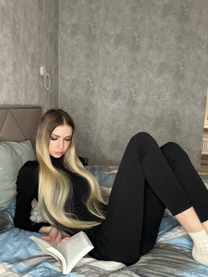 I love reading but my eyes get tired so i wanna sleep fast even if it 