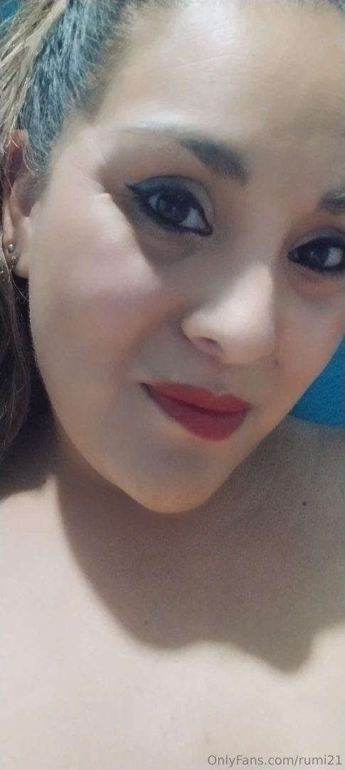 Que haces yo aqu en casa cachondita 