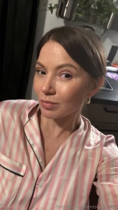 Do you like me with or without makeup part 1