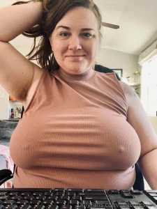 Big ol tiddies in fine form today