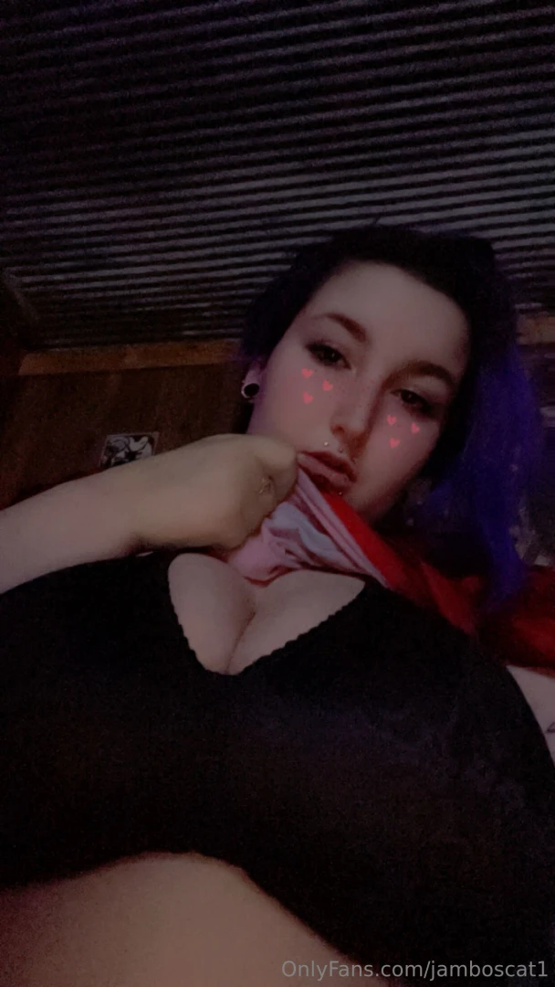 Late night cleavage and tummy yes part 3 