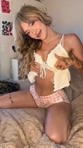 Cant sleep chat with me babe