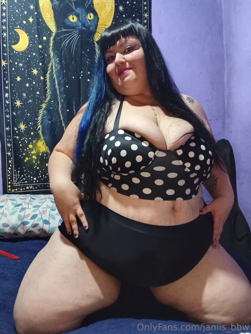 I already have my bikini ready soon we can go swimming 