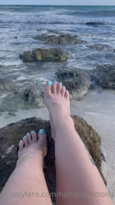 hotmomvictoria - Happy feet friday to my foot lovers and for those that don t like feet 