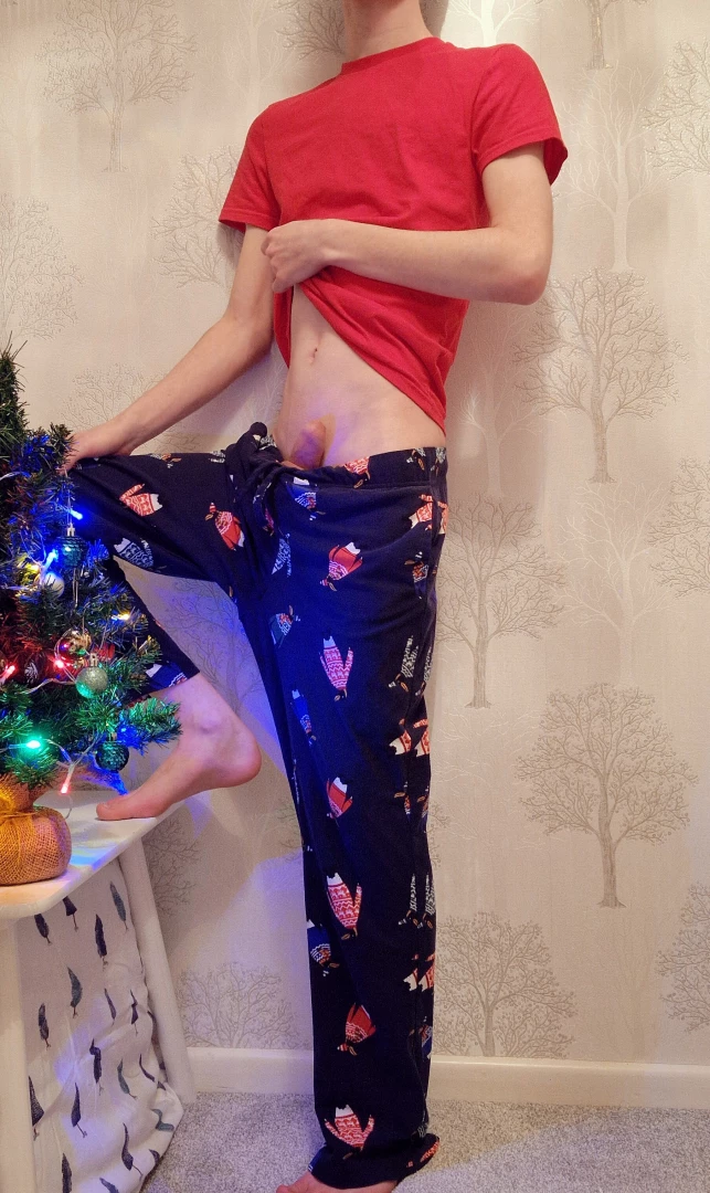 Advent - day 14 idk i just liked the pose lol 