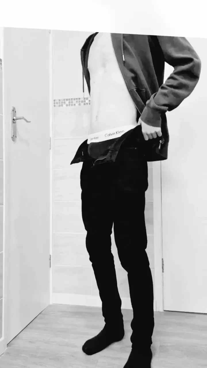 First post of 2025 and it s a 5 min video with me cumming i m spoiling 