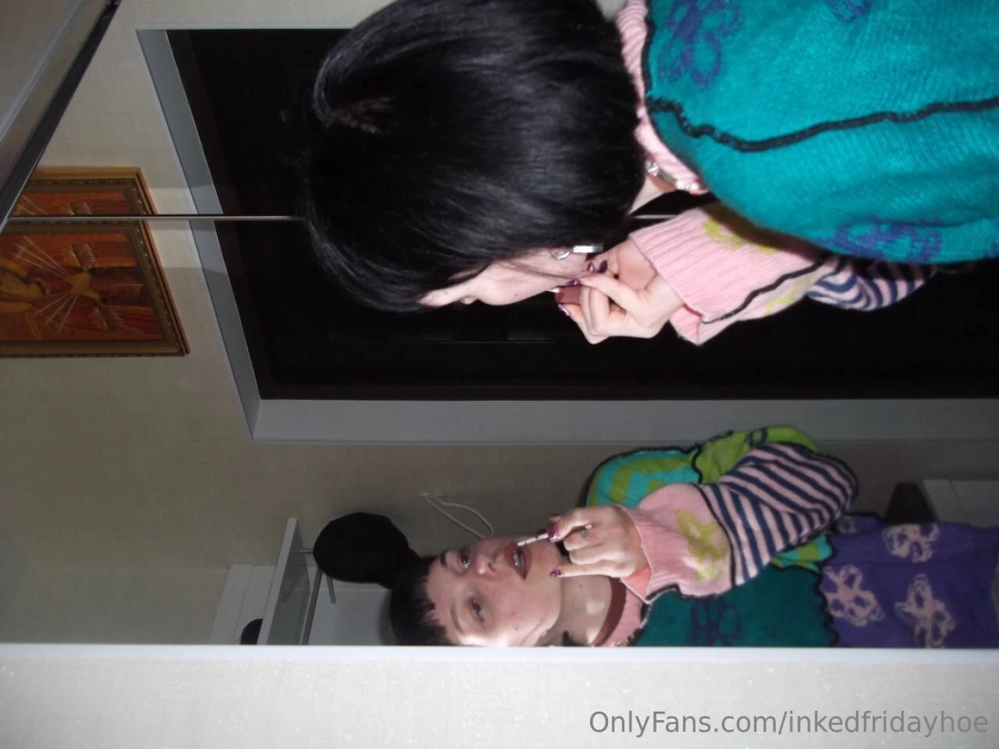 Breaking into a new week my juicy lips are painted and ready for a 