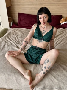 This photo has too much tenderness and sassiness to go unnoticed green