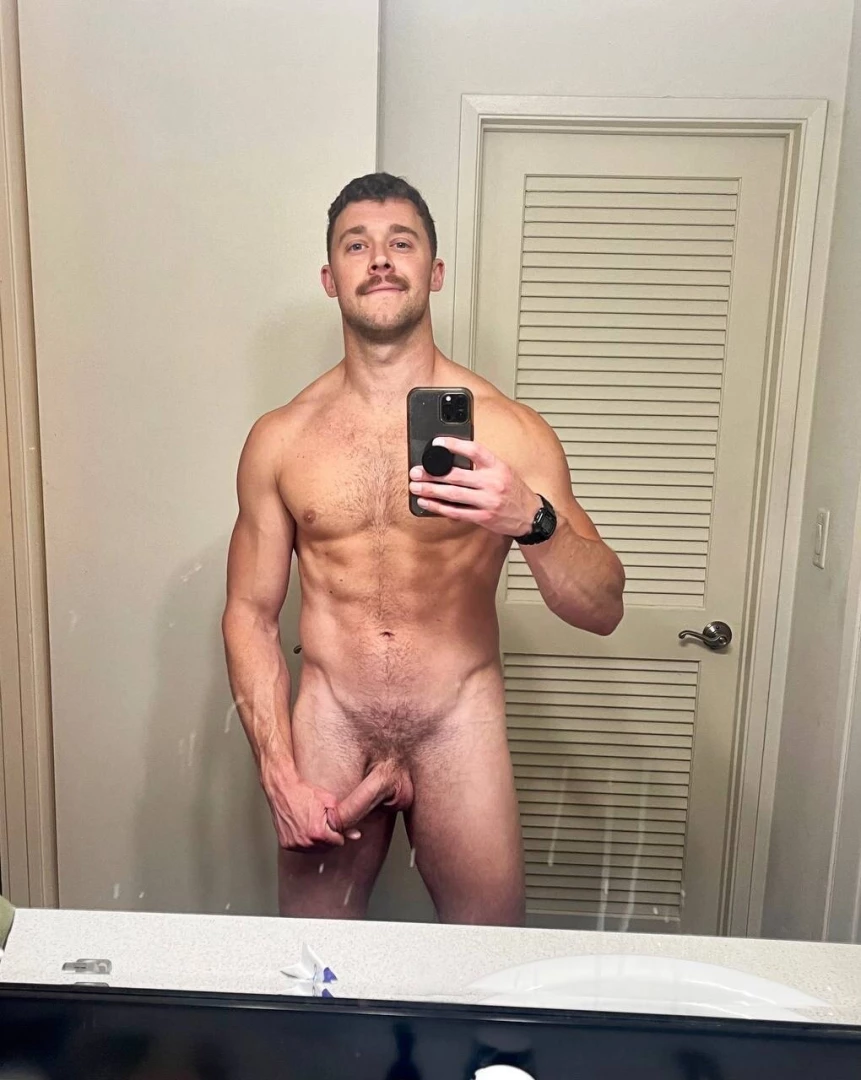 This jock is sexy af justinthejock3x one of the only men i actually 