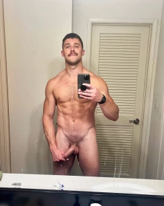 This jock is sexy af justinthejock3x one of the only men i actually