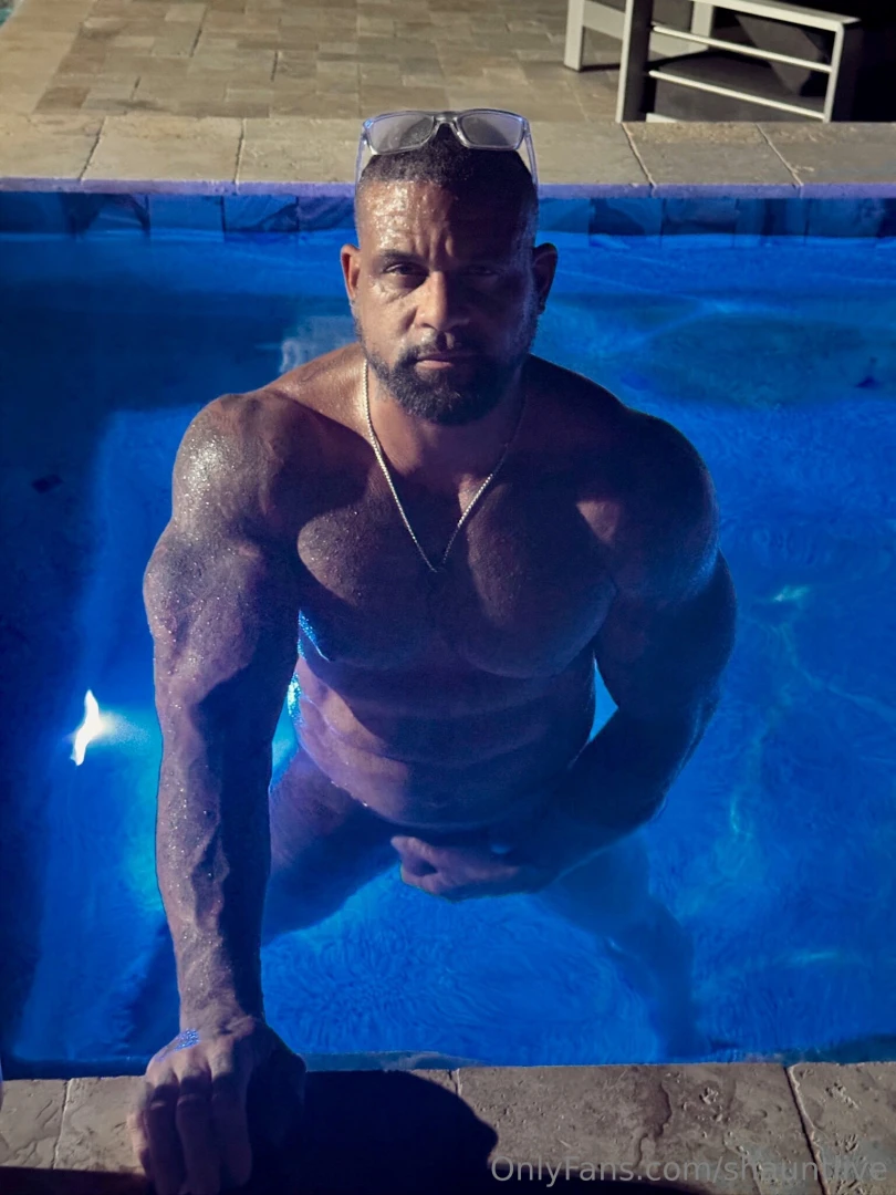 Get in here daddy wants you wet 