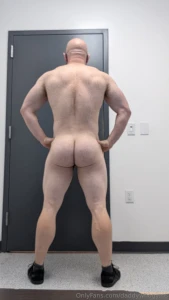 Here are a few shots of me right before i started my most recent cut part 2