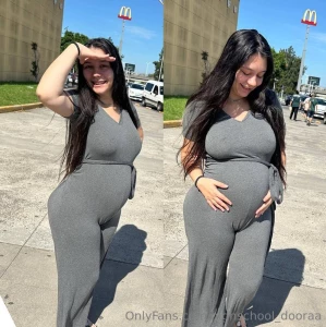My friend ambarthorne is pregnant one of her fans got her pregnant she