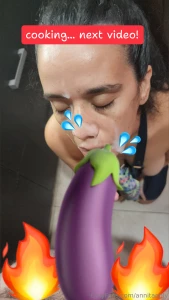 Big cock surprises me while i m cooking and i have to suck it until he