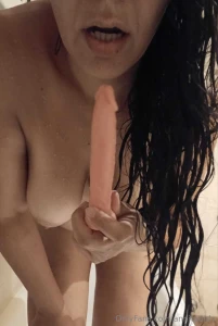 I just finished taking a shower and touching my pussy and playing with part 1