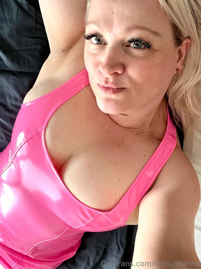 Pretty in pink does this dress make my look pretty too part 1 