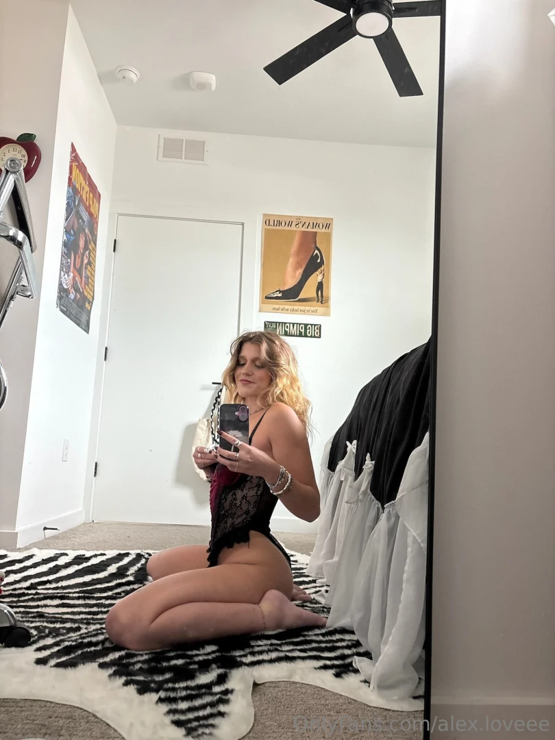 Too sexy not to play with 